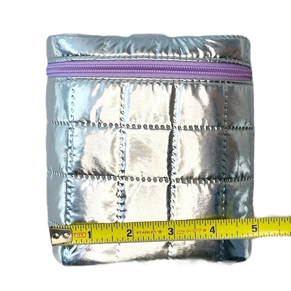 Clinique Silver Metallic Quilted Large Cosmetics Bag / Train Case - Picture 5 of 12